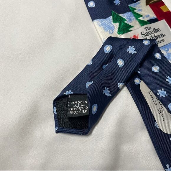2/$10 Save the Children Men’s Christmas Tie - Picture 6 of 6